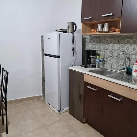 Titika's House شقة