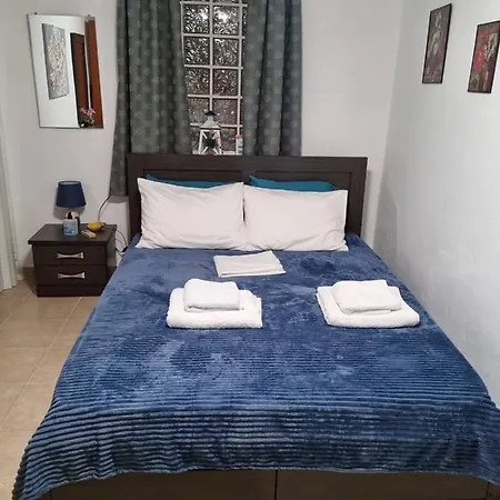 Titika's House דירה